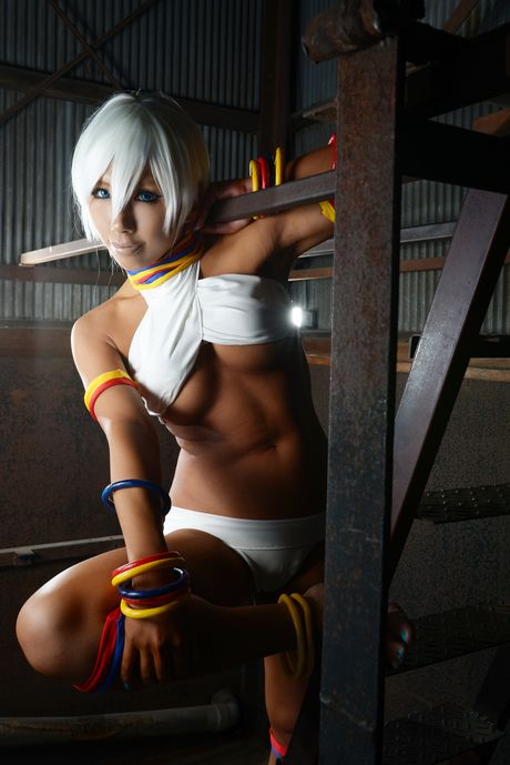 Asian beauty Nonsummerjack displays her huge tits and poses in a solo