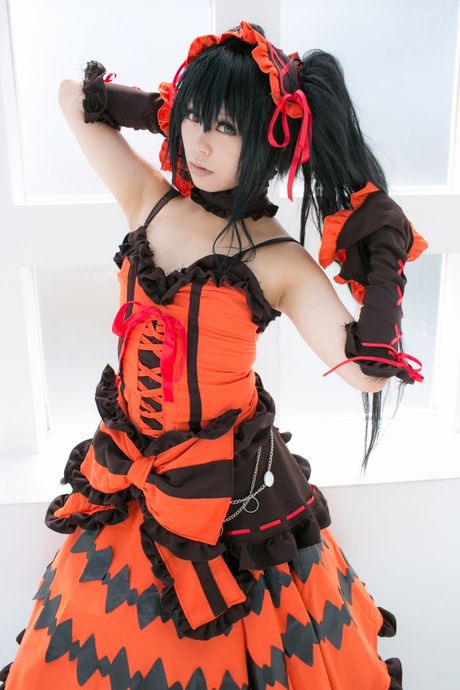 アジアのキュートなラットサクラがソロで彼女の素晴らしい巨乳とポーズを披露