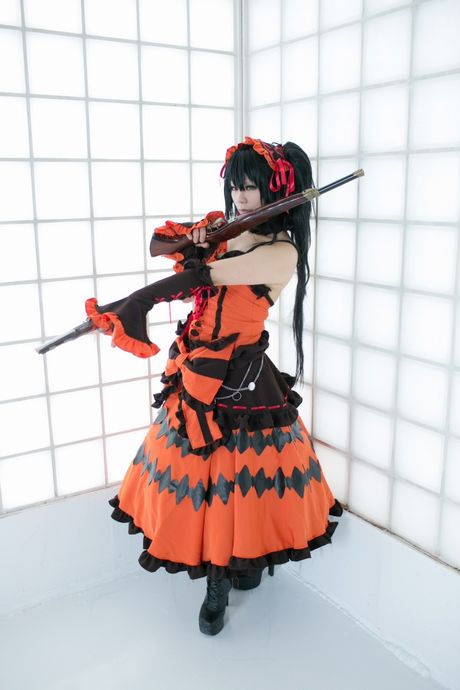 アジアのキュートなラットサクラがソロで彼女の素晴らしい巨乳とポーズを披露