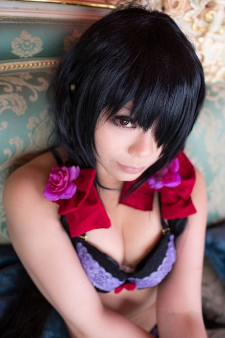 Asian stunner Rat Sakura reveals her nice tits and ass in fishnet stockings