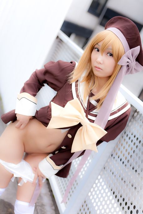 Schoolgirl Heruheru3 presents her small tits and poses in white stockings