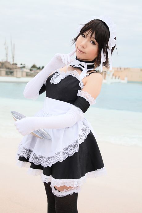 Asiatisk stuepige Higurashi Rin viser sin store røv og poserer i strømpebukser