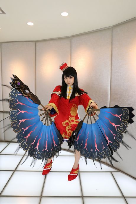 Asian girl Higurashi Rin sports a hat while getting naked in heels