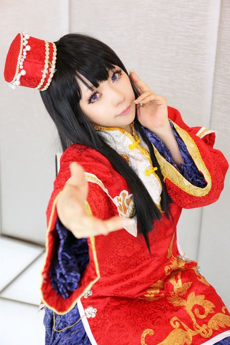 Asian girl Higurashi Rin sports a hat while getting naked in heels