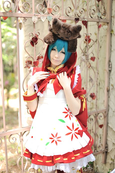 Cute cosplayer Haruka shows her teeny tits and her trimmed pussy outdoors