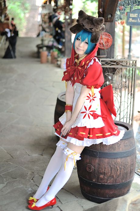 Cute cosplayer Haruka shows her teeny tits and her trimmed pussy outdoors