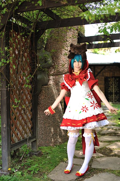 Cute cosplayer Haruka shows her teeny tits and her trimmed pussy outdoors