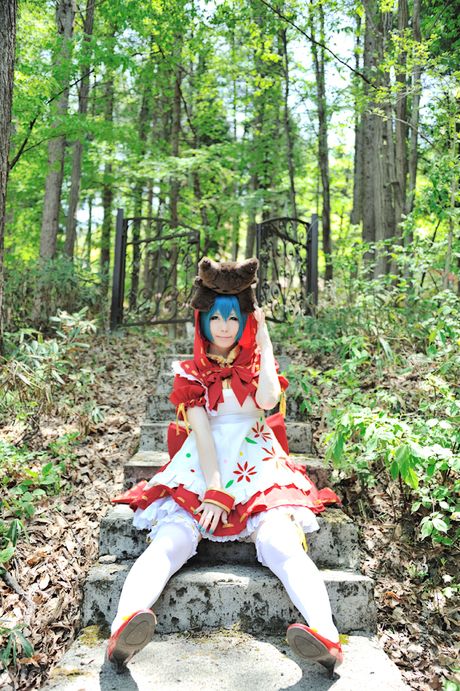 Cute cosplayer Haruka shows her teeny tits and her trimmed pussy outdoors