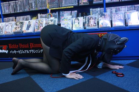 Asian girl Higurashi Rin wears a gag and blindfold while having sex