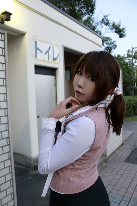 Asian babe Higurashi Rin flaunts her small tits and models in the raw outdoors