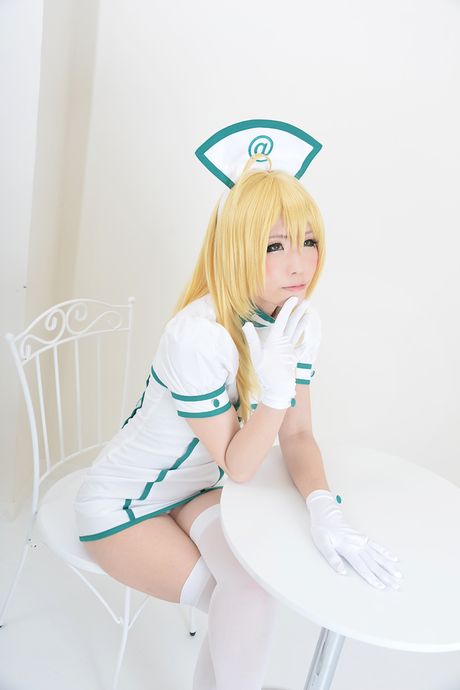 Blonde japanese stunner Haruka displays her hot ass and pussy in white stockings