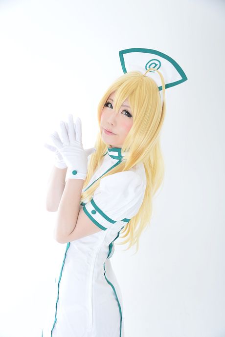 Blonde japanese stunner Haruka displays her hot ass and pussy in white stockings