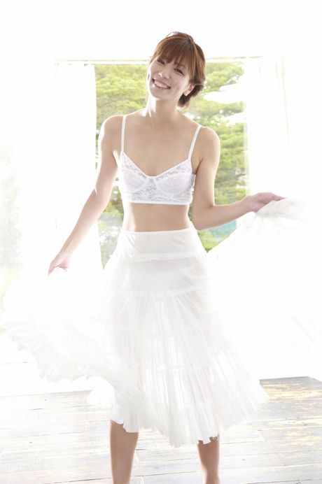 Ravishing Asian teen Ai Aoki highlights her small boobs and her shaved pussy