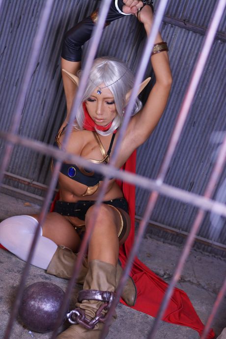 Asian girl Nonsummerjack displays her big boobs and poses in a solo