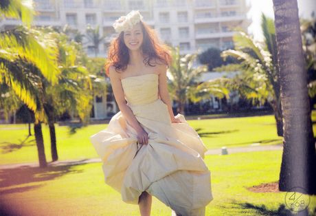 亞洲寶貝白石麻衣展示她美麗的乳房並獨自擺姿勢