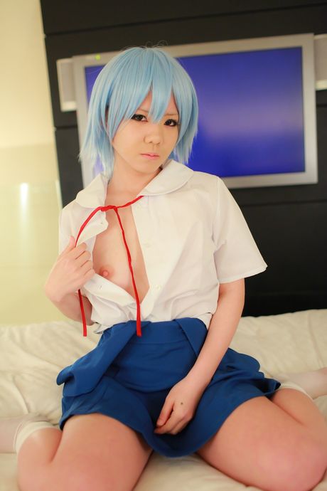 Lean japanese girl Mana Tanaka exposes her petite tiny tits and poses in a solo