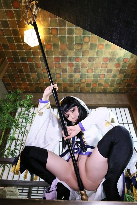 Asian babe Higurashi Rin sports a creampie after a masturbation session