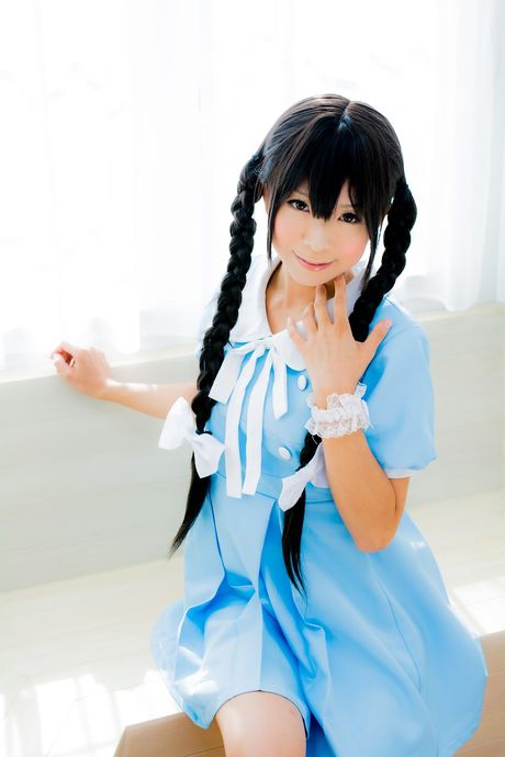 Mashiro Yuki er en japansk teenager, der elsker at vise sin krop frem