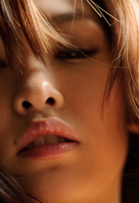 Asian Mommy Nono Mizusawa presents her amazing tits and exhibits her perfect body in a solo