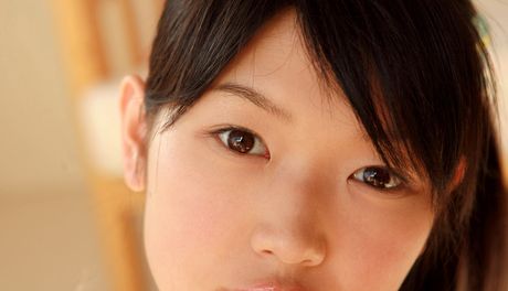 アジアのキュートな木嶋のりこがブラとパンティーを脱いでおっぱいを披露