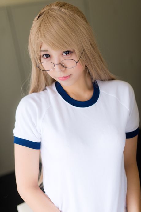 亞洲封面女郎 Sundome Iinkai 戴著眼鏡裸體