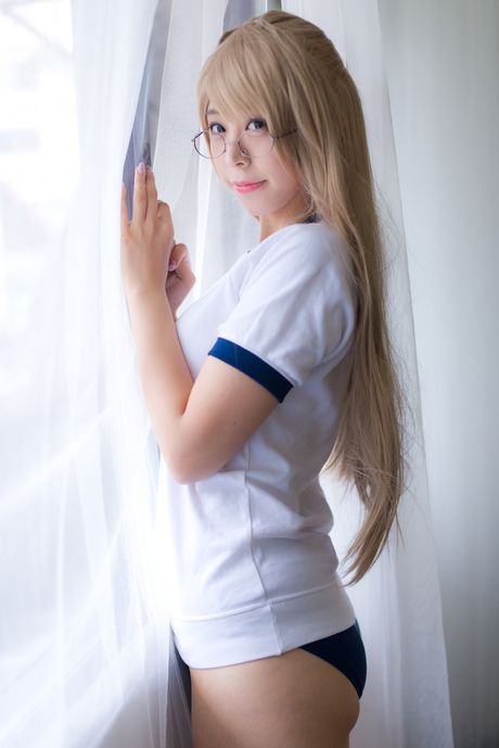 亞洲封面女郎 Sundome Iinkai 戴著眼鏡裸體