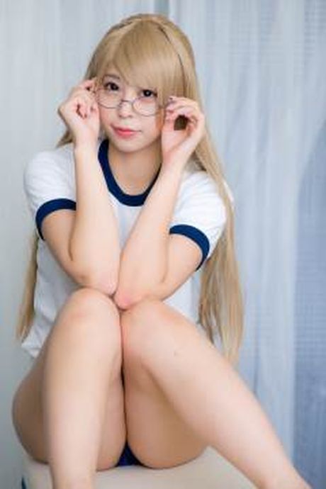 亞洲封面女郎 Sundome Iinkai 戴著眼鏡裸體