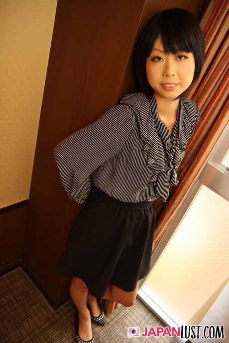 Asian assistant Kazusa Yamaj gets her pussy filled with a dildo