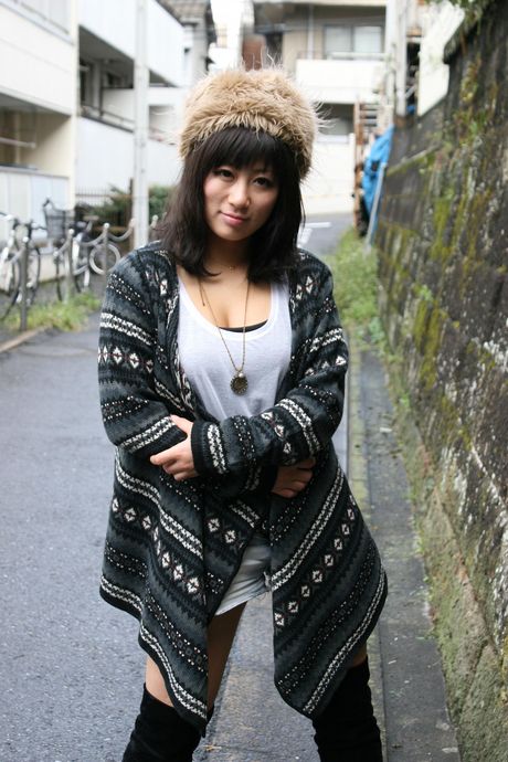 アジアの美女、石岡琴美が巨根でオマンコに中出しされる