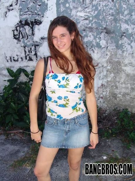 Melissa is a sexy teen who loves to get her pussy licked and dicked