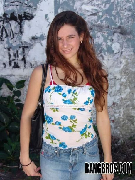 Melissa is a sexy teen who loves to get her pussy licked and dicked