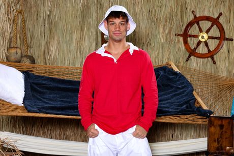 Nickey Huntsman gets double fucked in a threesome on the couch