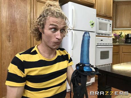 Scarlit Scandal gets her pussy licked and dicked by her stepbrother