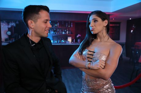 芭蕾舞女演員 Abella Danger 的屁股被舔，陰部被幹