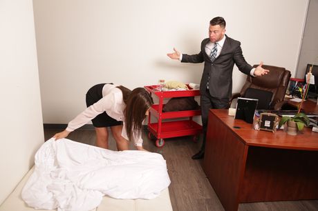 Full-Bosomed american,turkish,mexican office slut Ella Knox gets her huge tits covered in cum after fucking