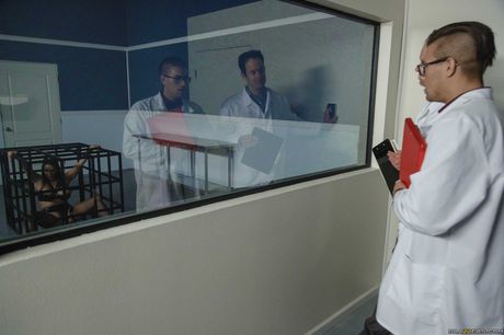 巨乳のミッシー・マルティネスがオマンコをいっぱいにされる