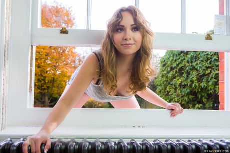 B: Blonde Mom Leigh Darby joins a couple for a threesome on a bed