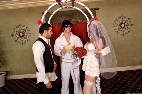 Light-Haired american bride Courtney Cummz has sex with her wedding planner