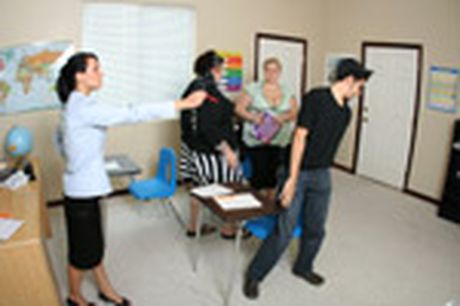 Mørkhårede lærer Victoria Sin får sin twat slikket og kneppet af en elev