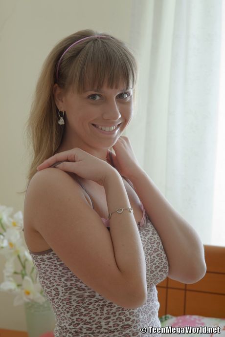 Brunette girl Gianna gets her pussy banged by her masseur