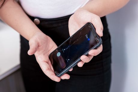 ゴージャスなレズビアンのルナ・スターとホイットニー・ライトがベッドでセックスをする