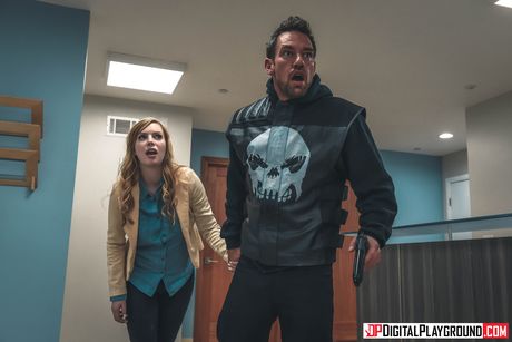 Excellent american blonde Dolly Leigh gets her twat stuffed by a horny guy in the dark