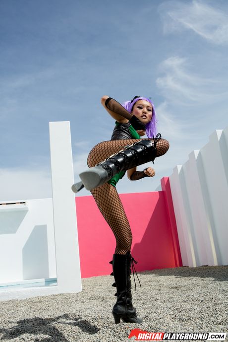 亞洲模特兒 Alina Li 在醫院與一名男子發生性關係