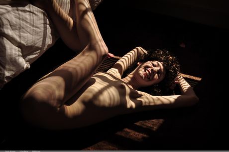 Endearing teen Emily Windsor models totally naked without embarrassment