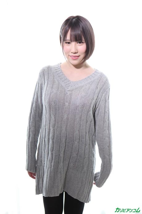 Kurvet brystet asiatisk Riri Shiraki får sin fisse creampied af en hvid pik