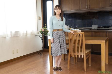 Asian girl Kotono Murakami gets her twat stuffed with a dildo