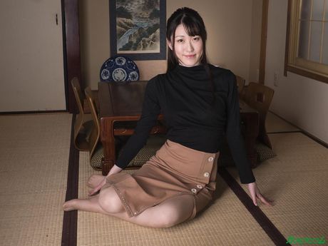 Asiatisk brud Mirai Minano får sin twat fyldt og creampied