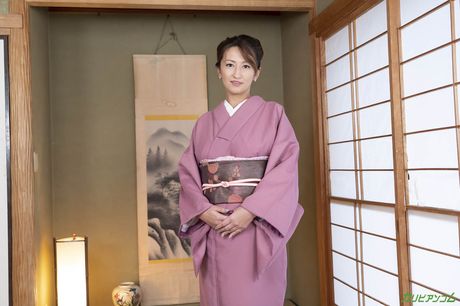 大胸受虐狂媽媽在一次爽快的性愛後被內射