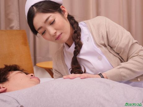 亞洲護士 Ryu Enami 被醫生舔陰和乾
