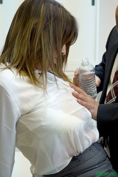 Asian Milf with amazing juggs Rena Fukiishi gets a pussy licking and a good fuck